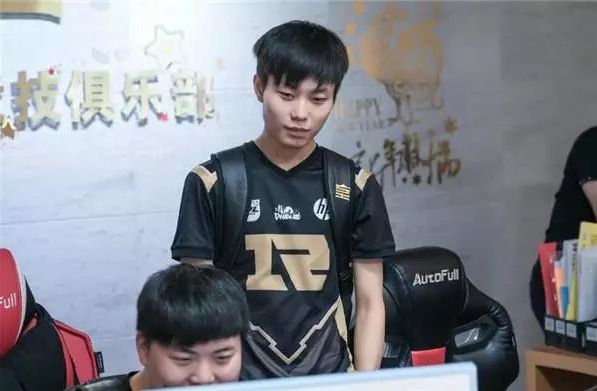 还迫使教练 还迫使教练