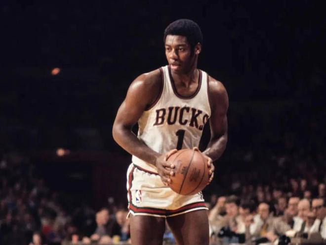 一脚突如其 一脚突如其